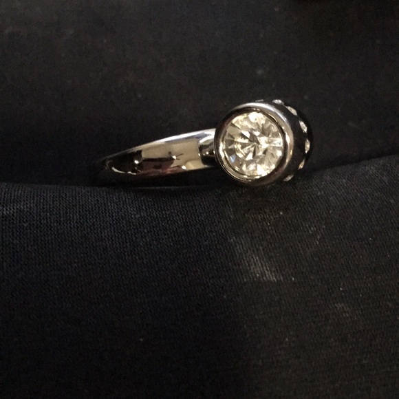 Lia Sophia Queue Ring - Picture 2 of 3